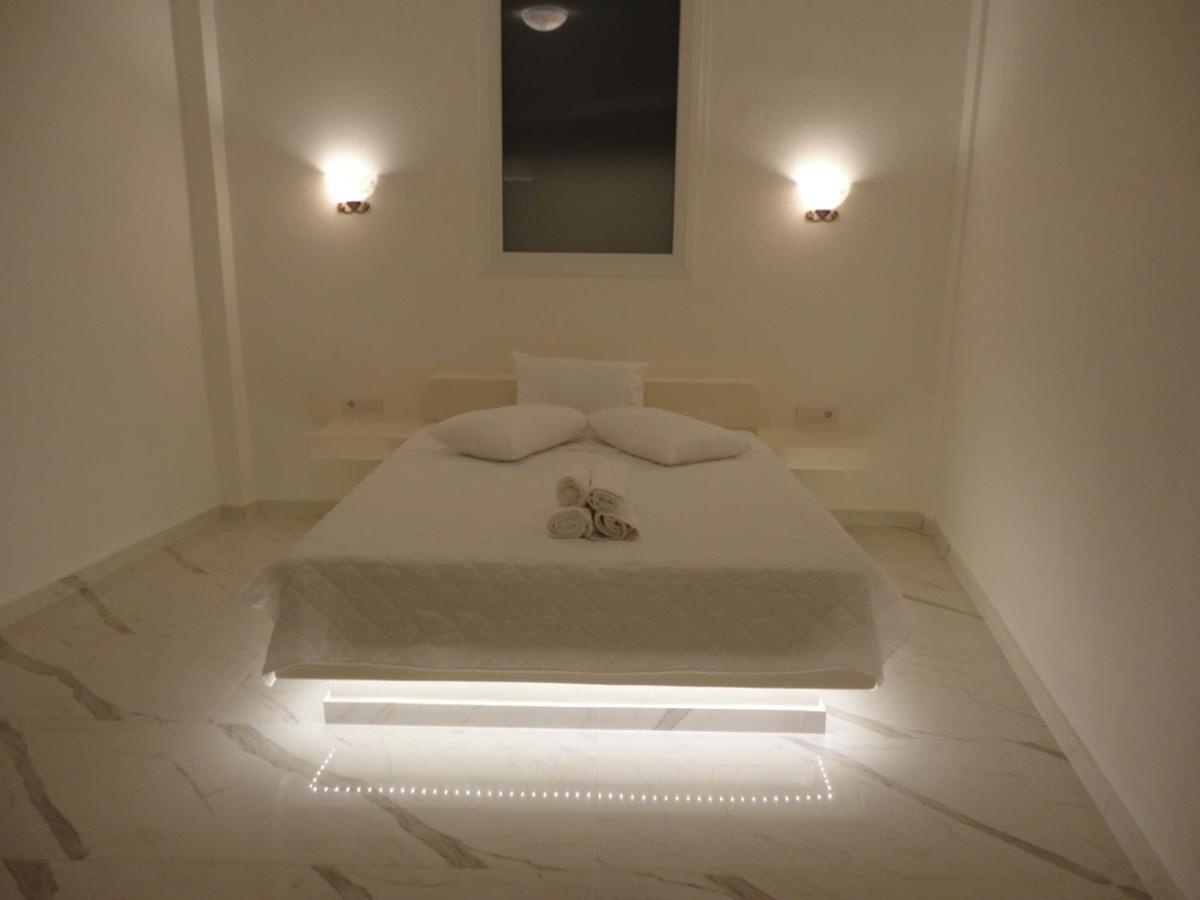Triena Apartments ฟิรา ภายนอก รูปภาพ