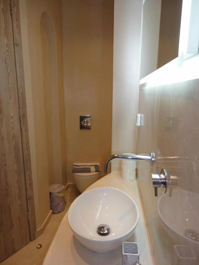Triena Apartments ฟิรา ภายนอก รูปภาพ