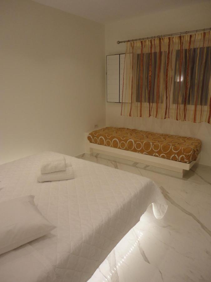 Triena Apartments ฟิรา ภายนอก รูปภาพ